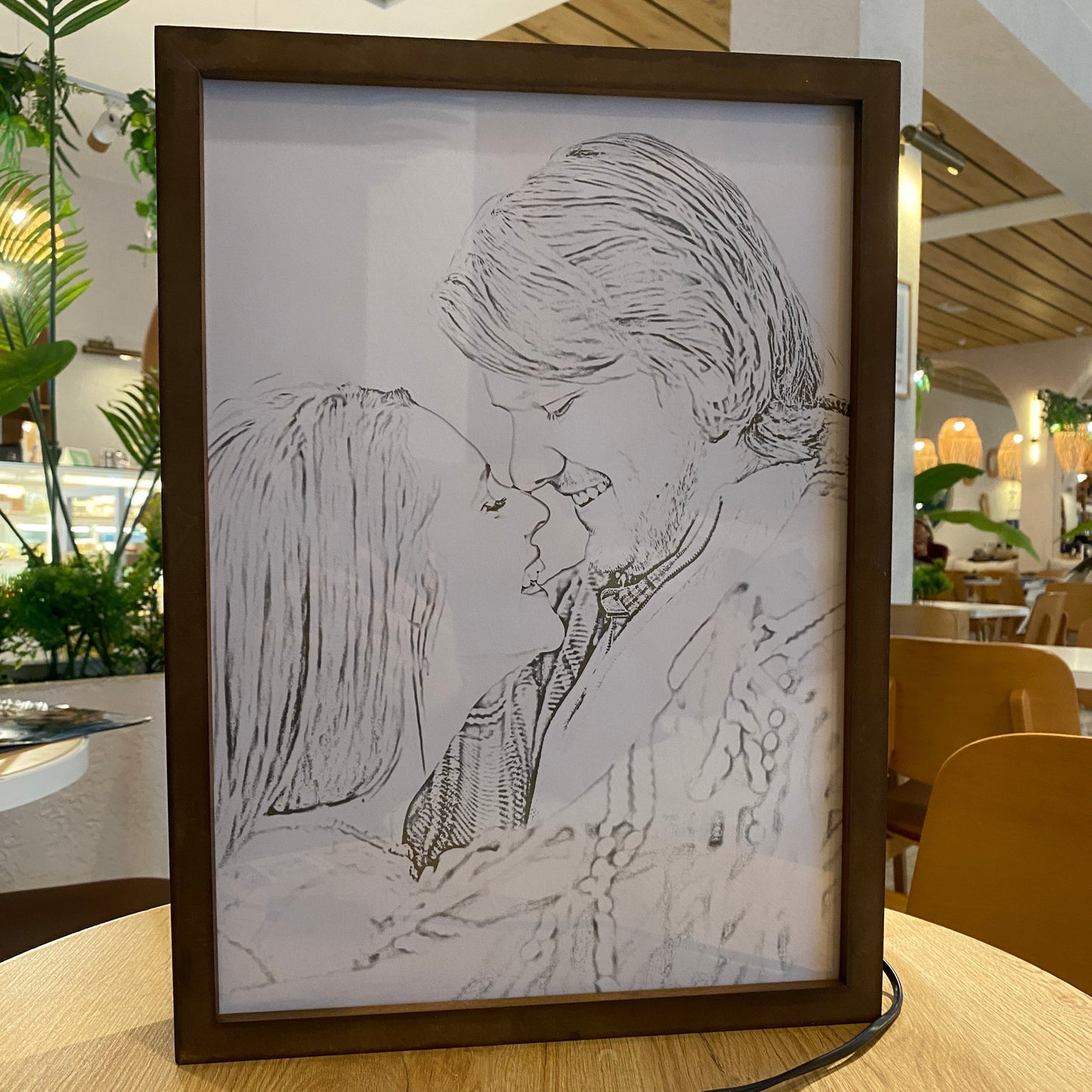 Moment Reveal™ — Personalized Photo Frame