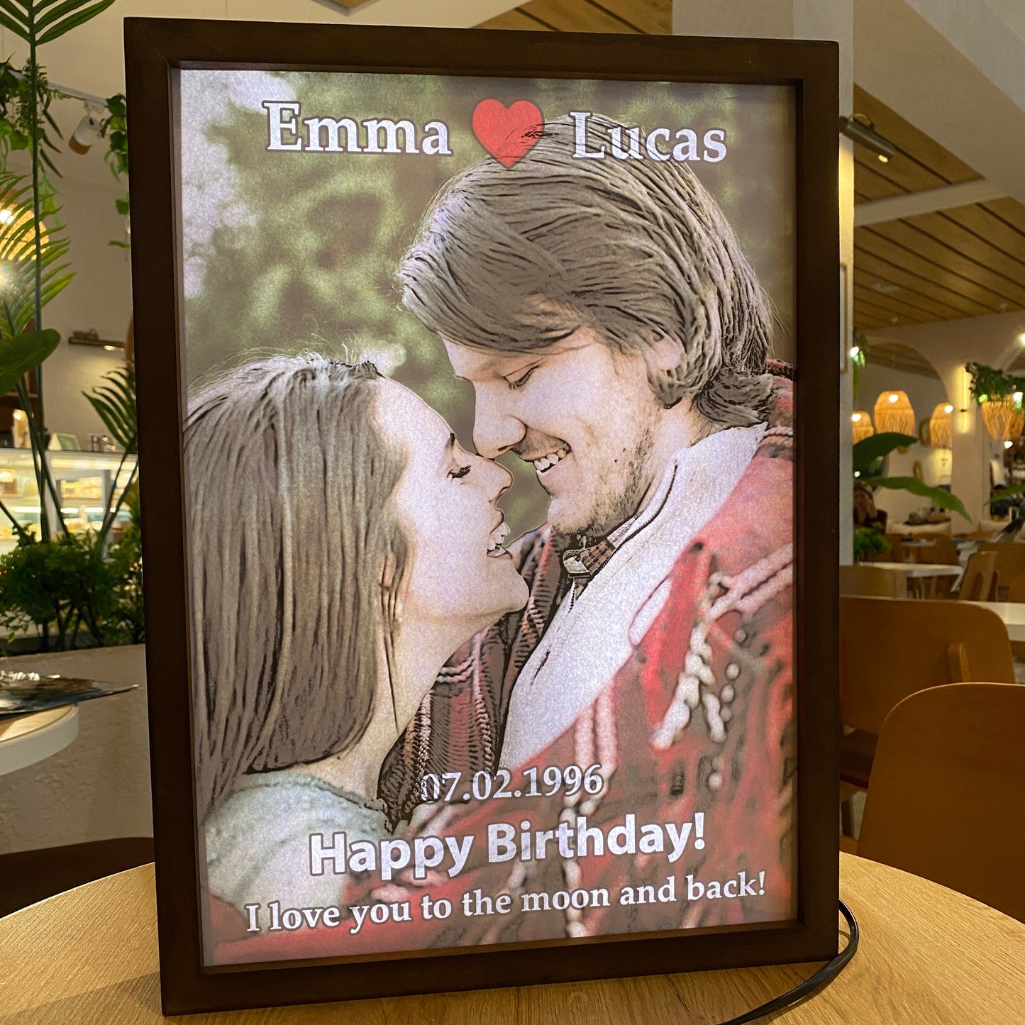 Moment Reveal™ — Personalized Photo Frame